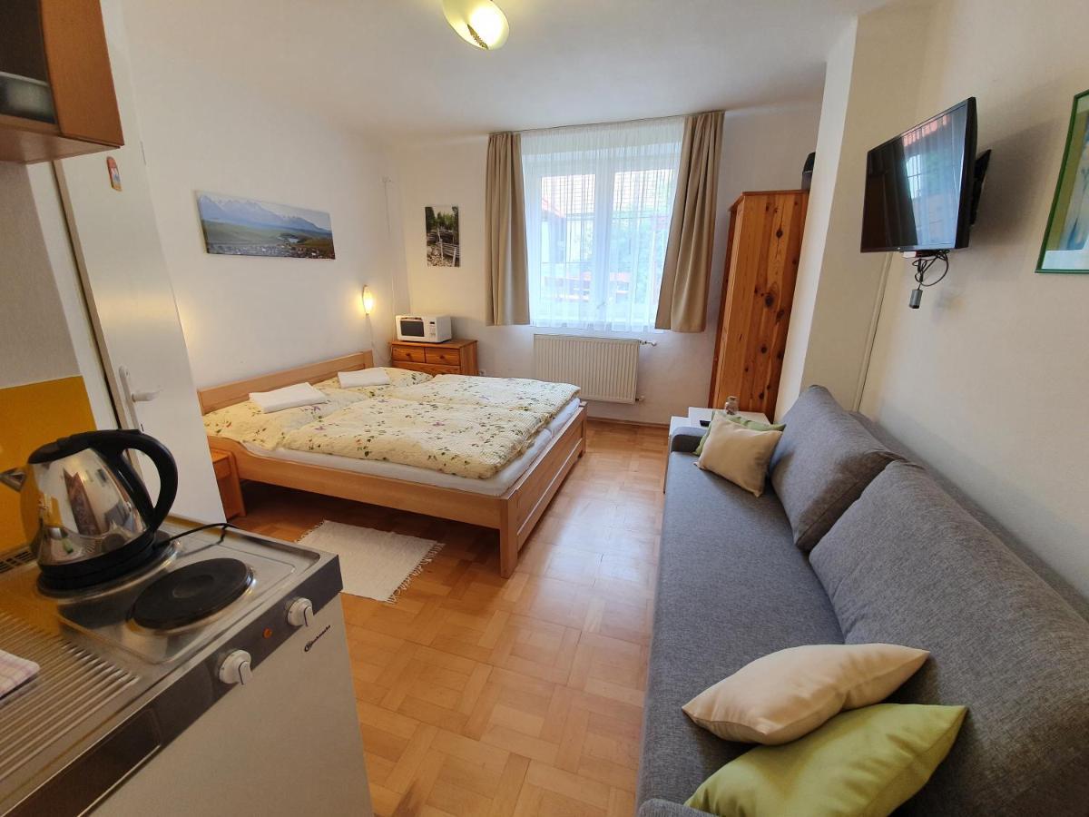 Ferienwohnung Zlty Dom Vrbov Exterior foto