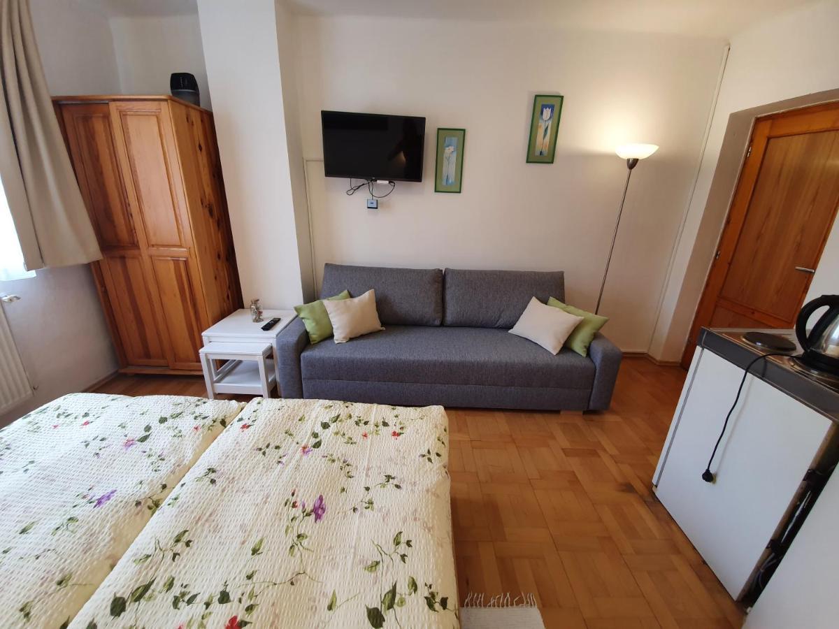 Ferienwohnung Zlty Dom Vrbov Exterior foto
