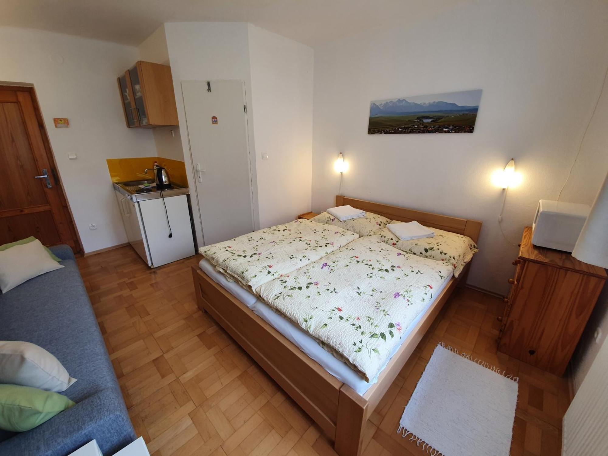 Ferienwohnung Zlty Dom Vrbov Exterior foto