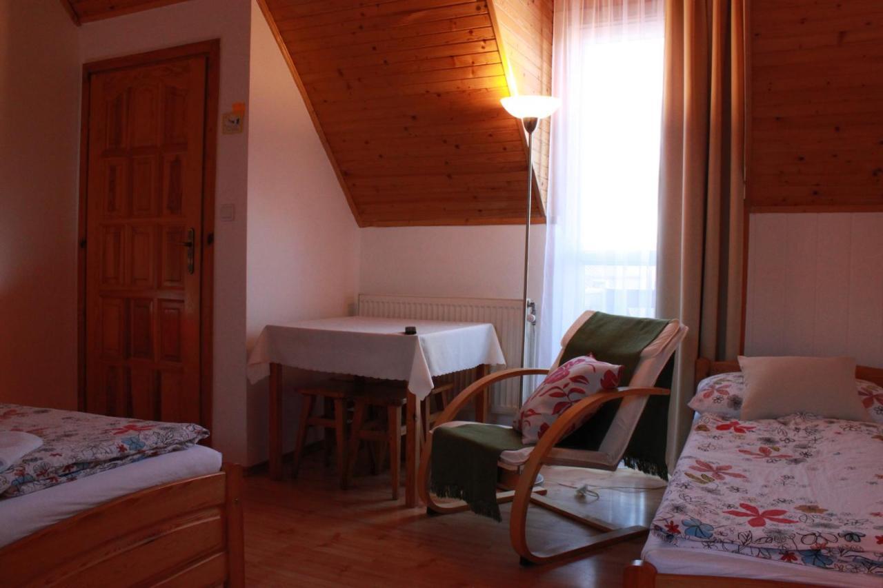 Ferienwohnung Zlty Dom Vrbov Exterior foto