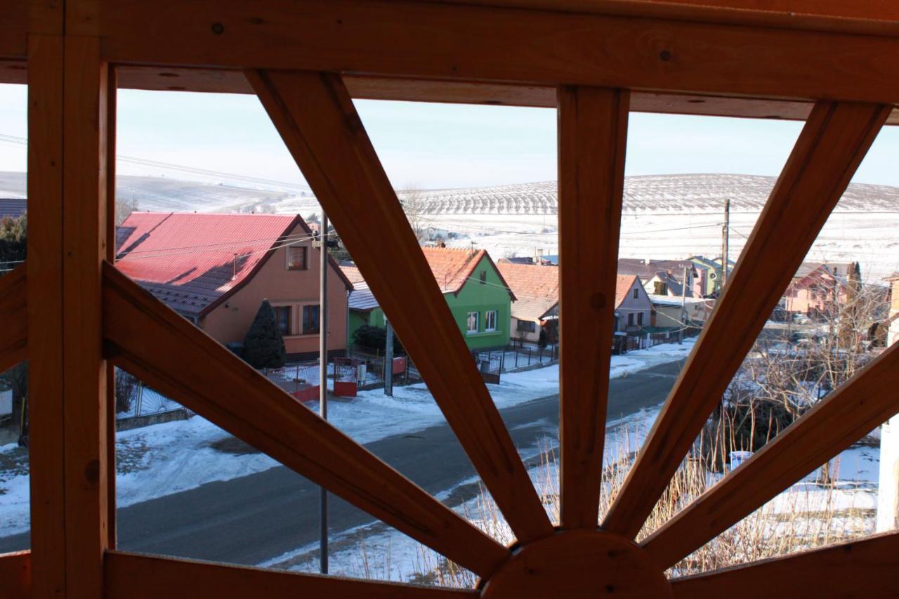 Ferienwohnung Zlty Dom Vrbov Exterior foto